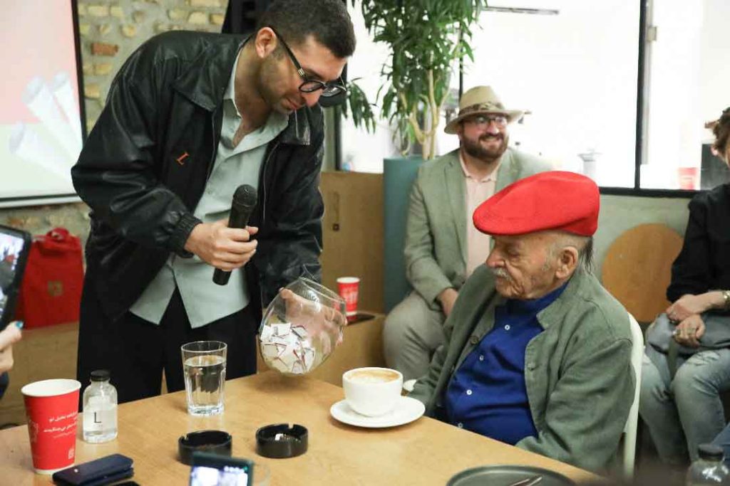 مراسم قرعه‌کشی دو جایزه ویژه فیلم «رُخ»18