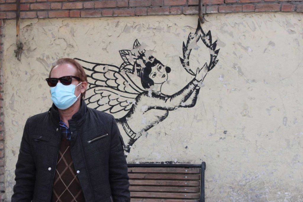 مهرشاد کارخانی مستند جستجو در تنگنا04