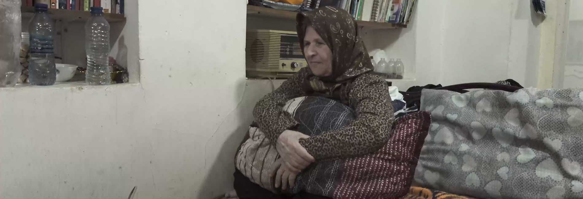 تنها کنار هم